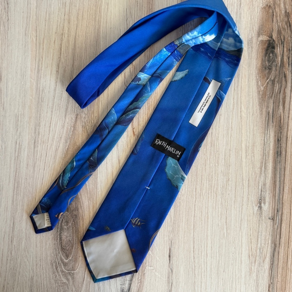 Vintage 1994 Ralph Marlin Humpback Whale Tie | Ocean Sea Life Novelty Necktie | - Picture 2 of 3